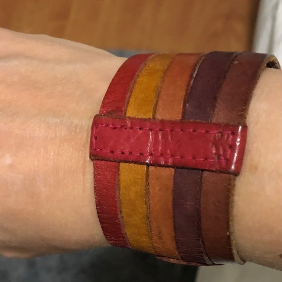 Multicolour red brown leather cuff bracelet with snap closure - Picture 1 of 3